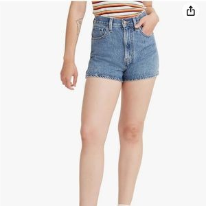 Levi’s high waisted mom short